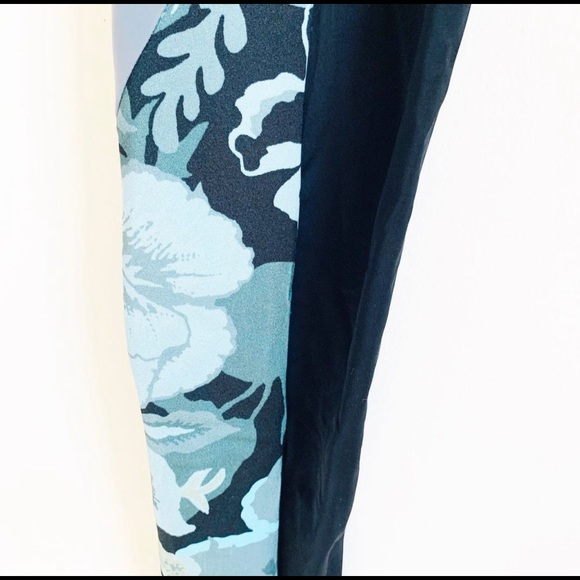 Maaji Fling Leggings Black Floral Side Panel - Picture 4 of 5